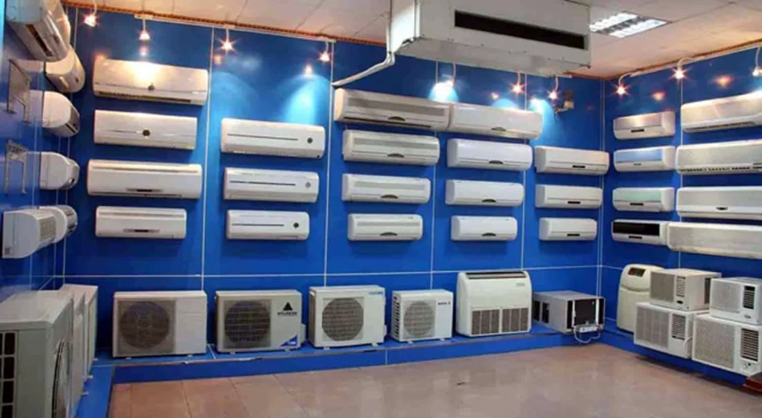 Exhibici&oacute;n de equipos de aire acondicionado split y unidades exteriores