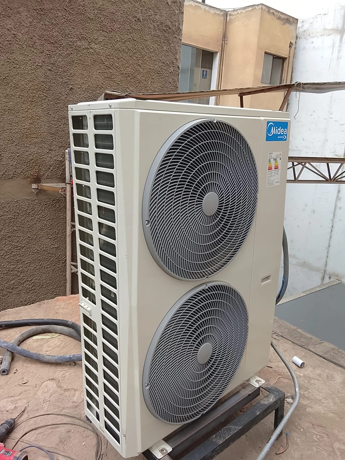 Unidad exterior con dos ventiladores